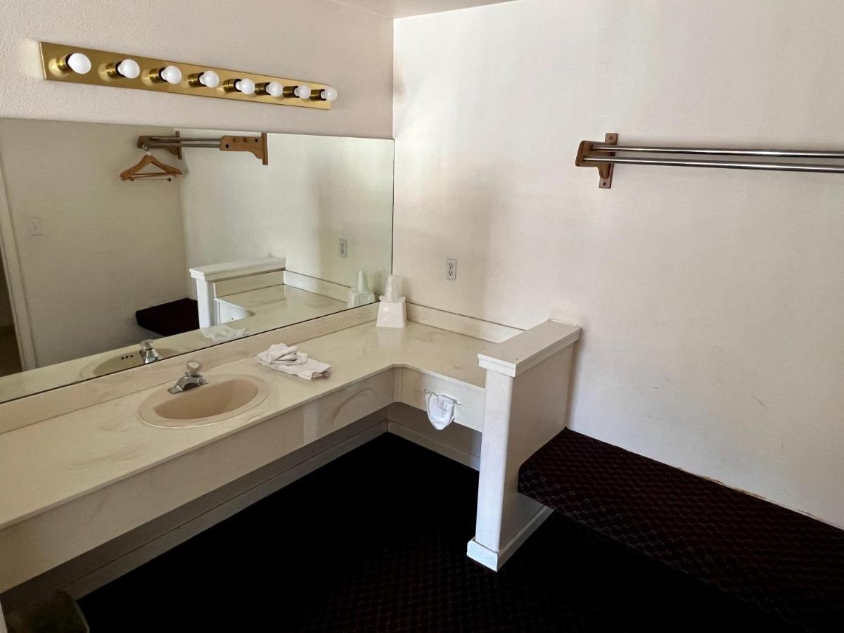 Rodeway Inn וינמאקה מראה חיצוני תמונה